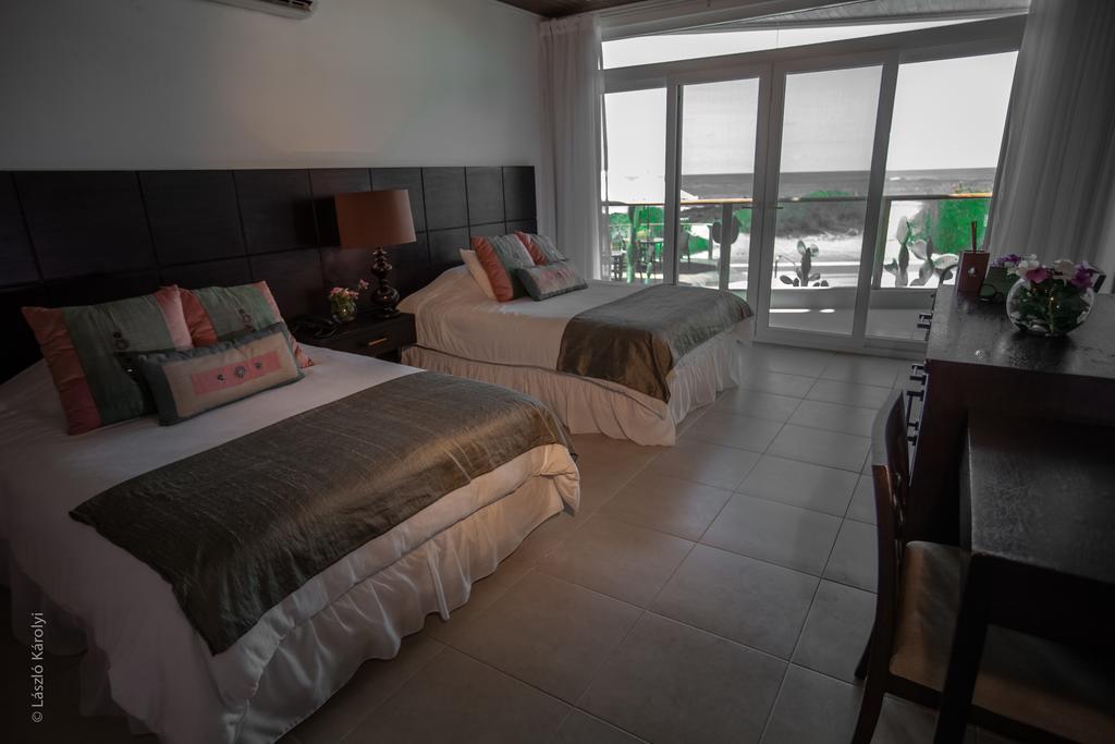 Iguana Crossing Boutique Hotel Puerto Villamil Ngoại thất bức ảnh