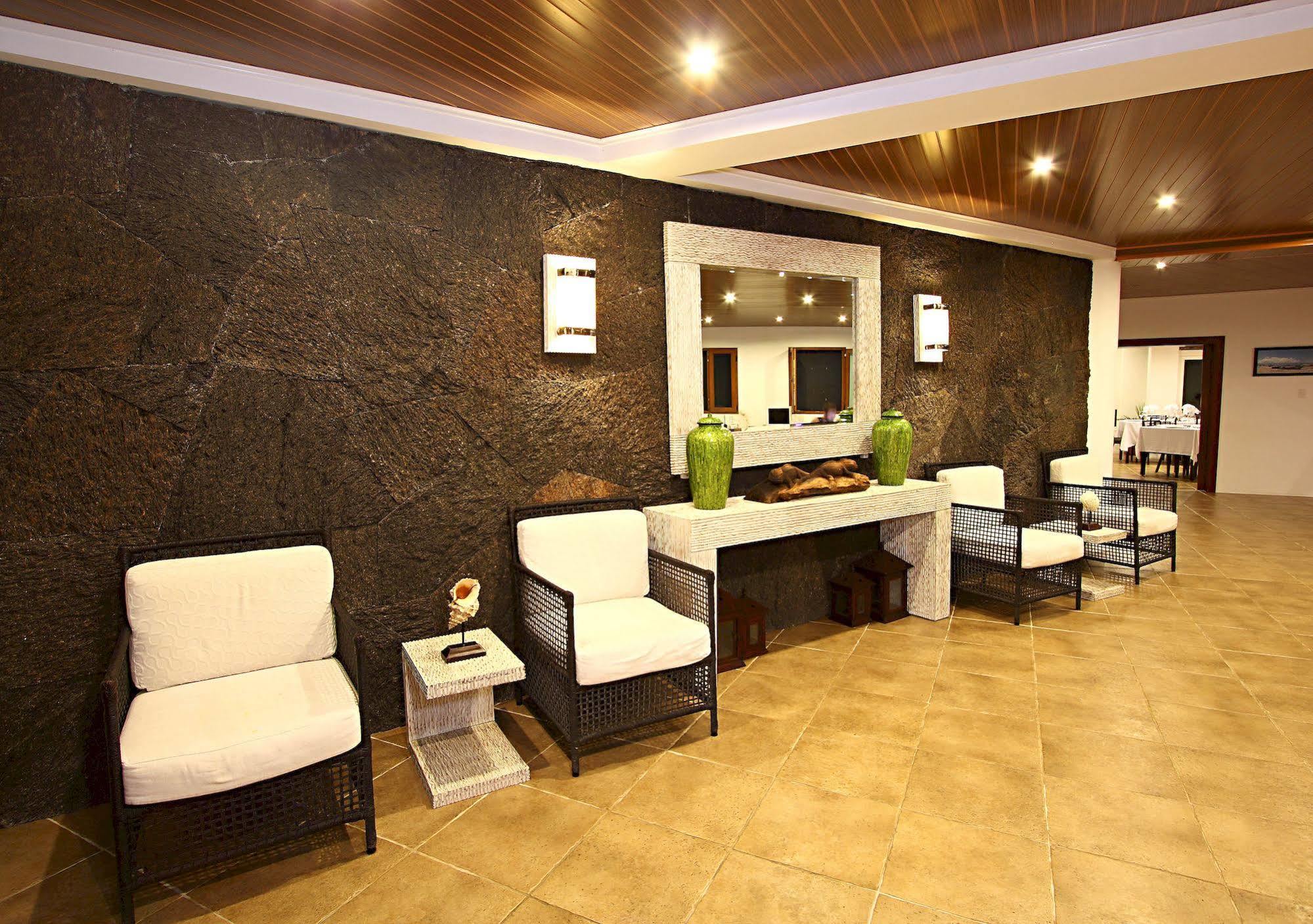 Iguana Crossing Boutique Hotel Puerto Villamil Ngoại thất bức ảnh